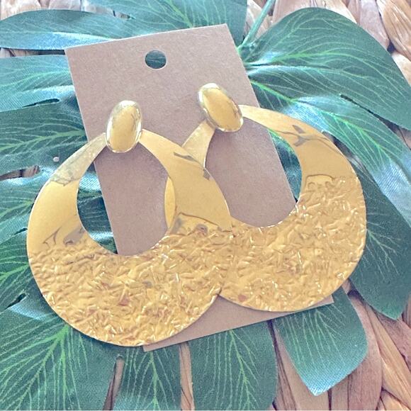 BOGO FREE GOLDEN STATEMENT EARRINGS CUT OUT CARVED - Picture 1 of 5